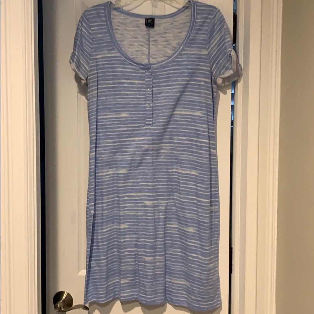 Lot of maternity dresses size medium and large